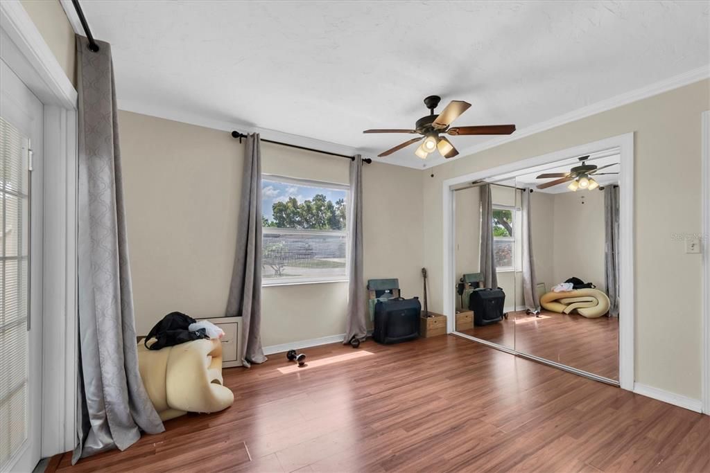 En Venta: $445,900 (4 camas, 2 baños, 1829 Pies cuadrados)