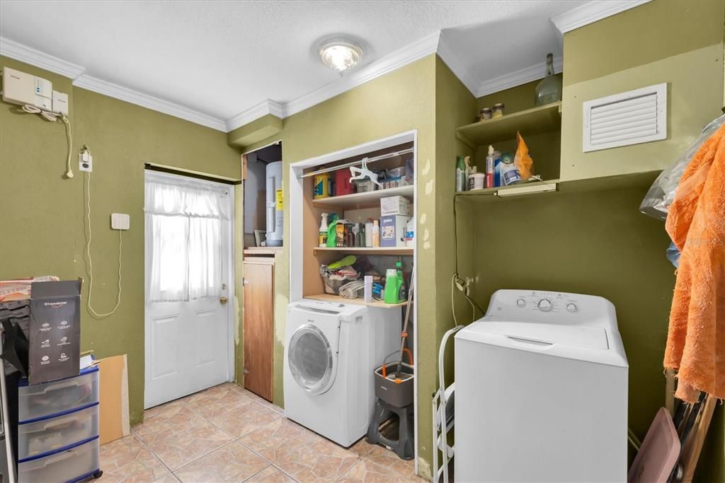 En Venta: $445,900 (4 camas, 2 baños, 1829 Pies cuadrados)