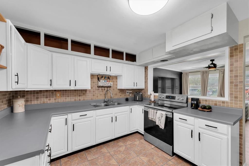 En Venta: $445,900 (4 camas, 2 baños, 1829 Pies cuadrados)