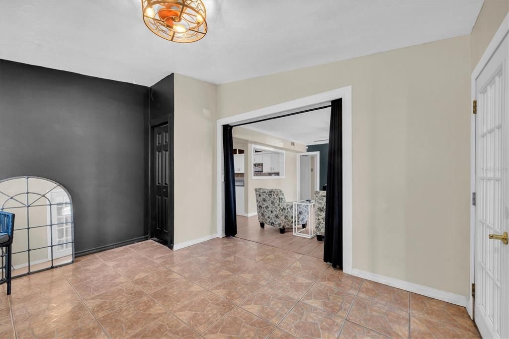 En Venta: $445,900 (4 camas, 2 baños, 1829 Pies cuadrados)