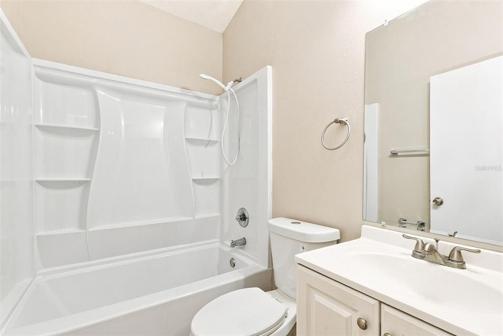 В аренду: $1,860 (3 спален, 2 ванн, 1097 Квадратных фут)