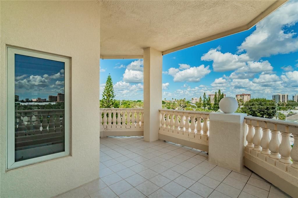 For Rent: $7,500 (3 beds, 3 baths, 2402 Square Feet)