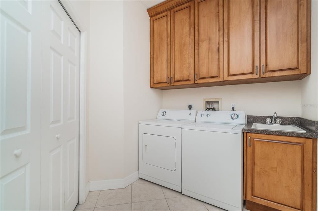 For Rent: $7,500 (3 beds, 3 baths, 2402 Square Feet)