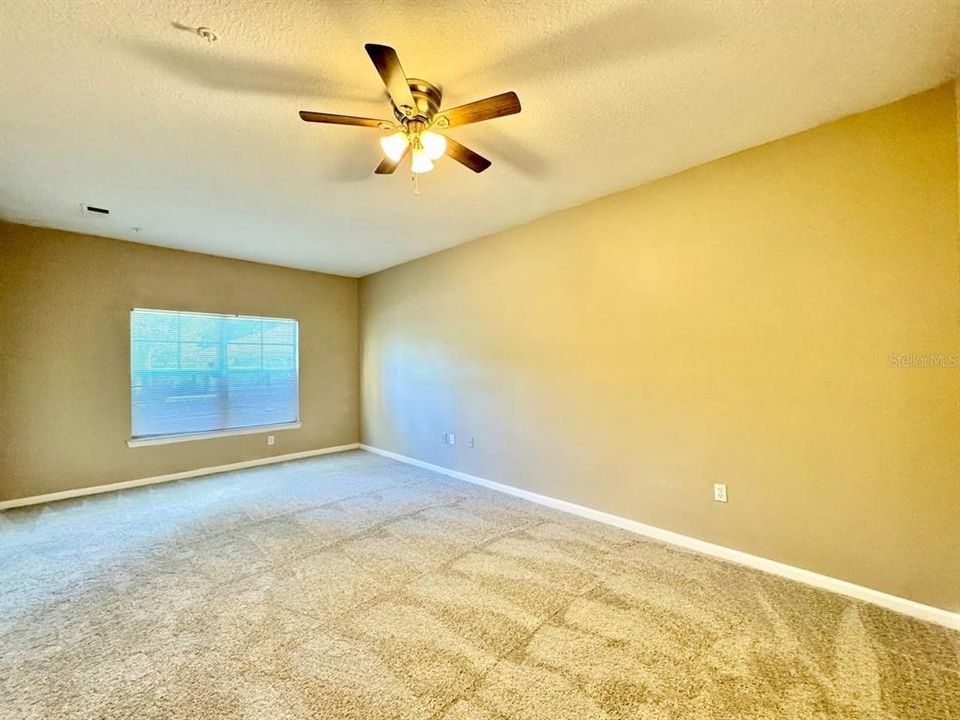 For Rent: $1,500 (1 beds, 1 baths, 958 Square Feet)