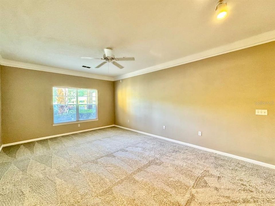 For Rent: $1,500 (1 beds, 1 baths, 958 Square Feet)
