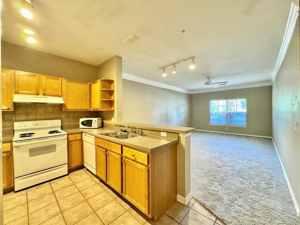 For Rent: $1,500 (1 beds, 1 baths, 958 Square Feet)