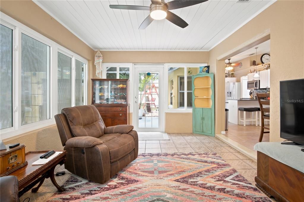 For Sale: $399,900 (3 beds, 2 baths, 1892 Square Feet)