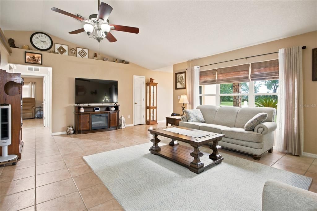 For Sale: $399,900 (3 beds, 2 baths, 1892 Square Feet)