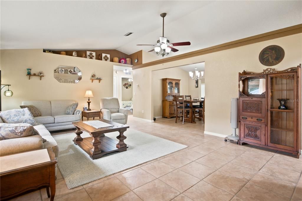 For Sale: $399,900 (3 beds, 2 baths, 1892 Square Feet)