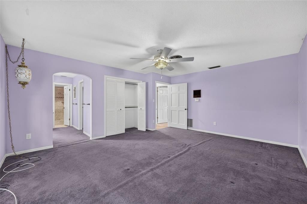For Sale: $950,000 (5 beds, 3 baths, 3379 Square Feet)