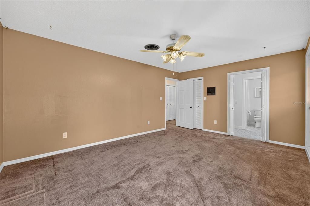 For Sale: $950,000 (5 beds, 3 baths, 3379 Square Feet)