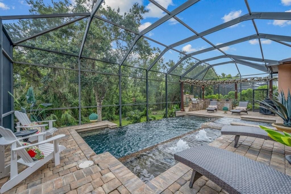 En Venta: $1,050,000 (4 camas, 4 baños, 3789 Pies cuadrados)