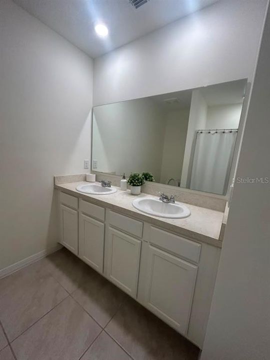 В аренду: $2,250 (3 спален, 2 ванн, 1501 Квадратных фут)