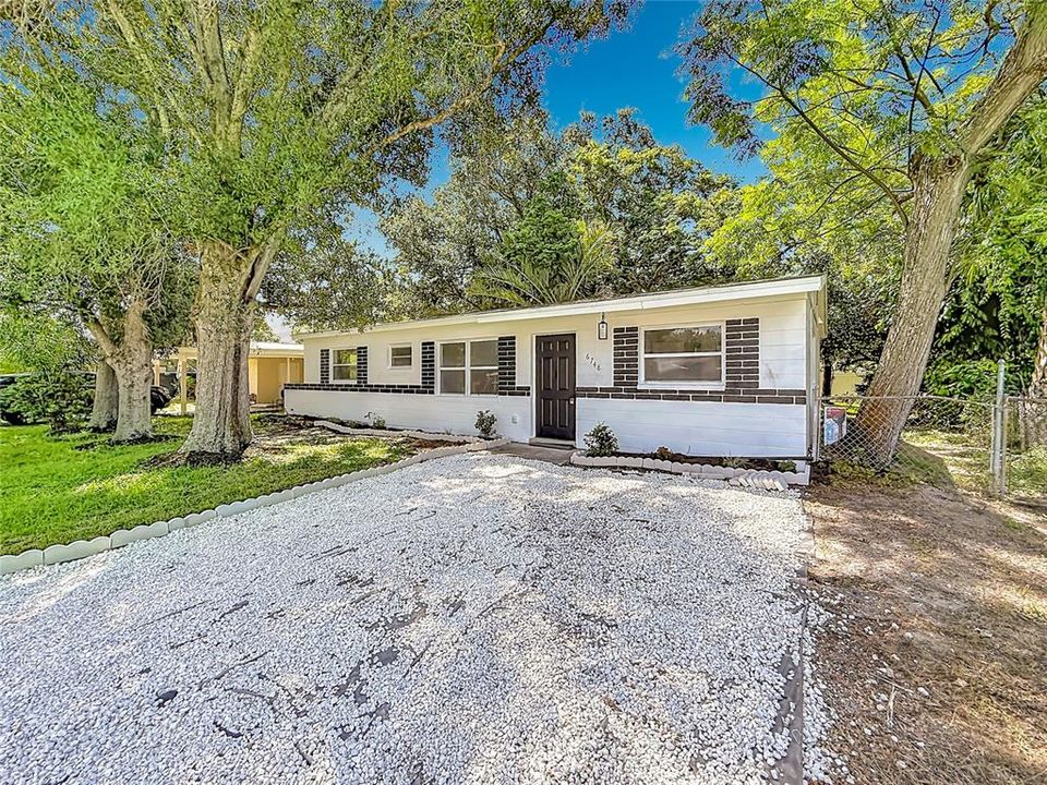 En Venta: $360,000 (4 camas, 2 baños, 1200 Pies cuadrados)