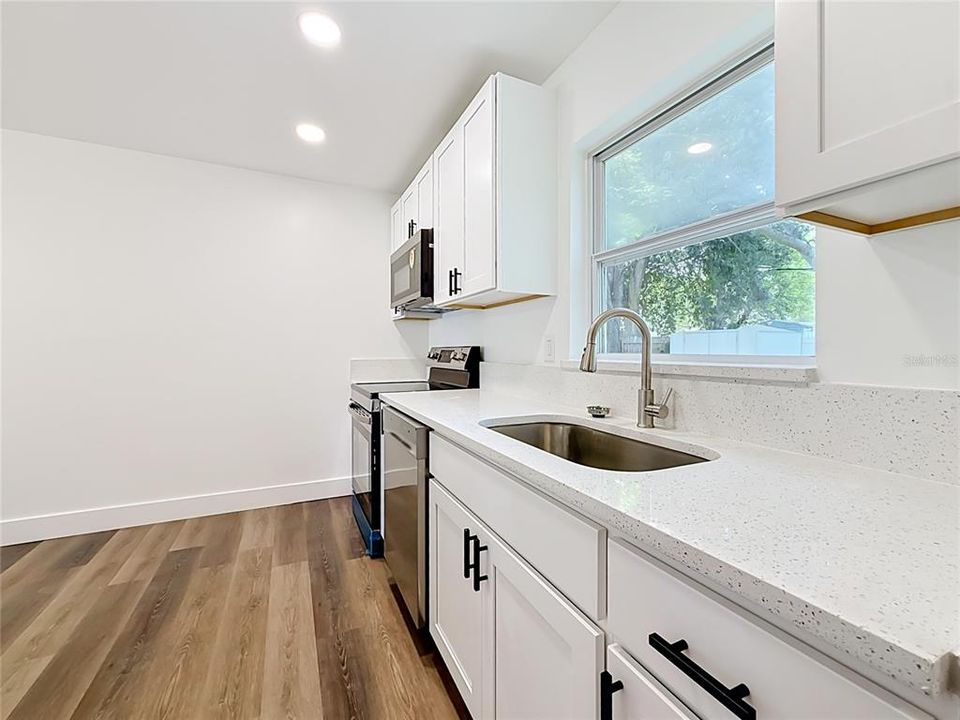 En Venta: $360,000 (4 camas, 2 baños, 1200 Pies cuadrados)