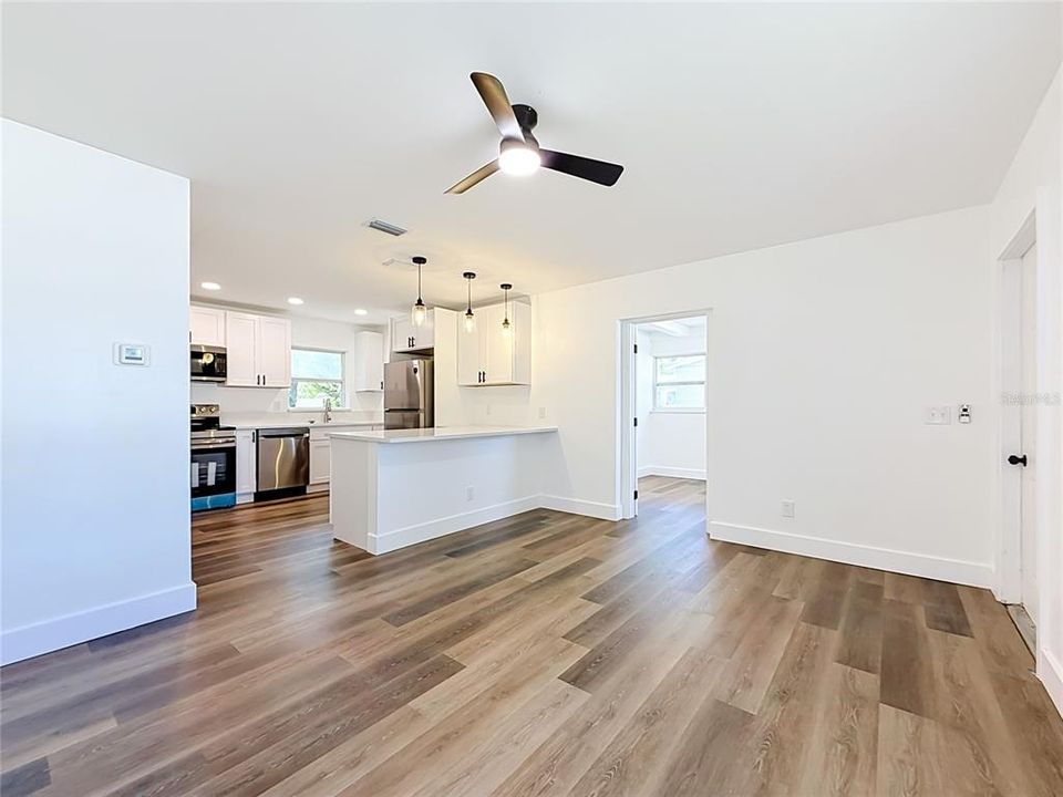 En Venta: $360,000 (4 camas, 2 baños, 1200 Pies cuadrados)
