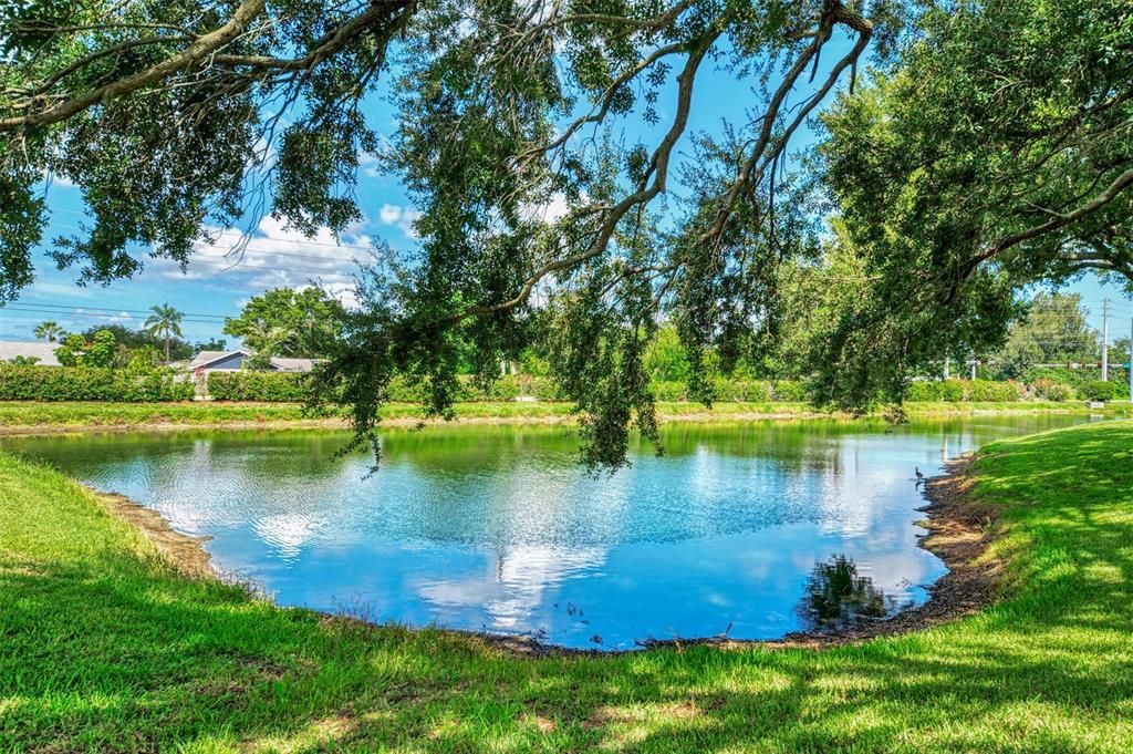 На продажу: $525,000 (4 спален, 2 ванн, 2041 Квадратных фут)
