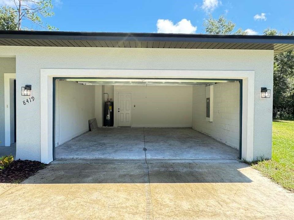 For Rent: $1,950 (4 beds, 2 baths, 1548 Square Feet)