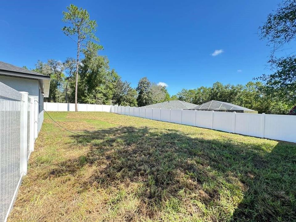 For Rent: $1,950 (4 beds, 2 baths, 1548 Square Feet)