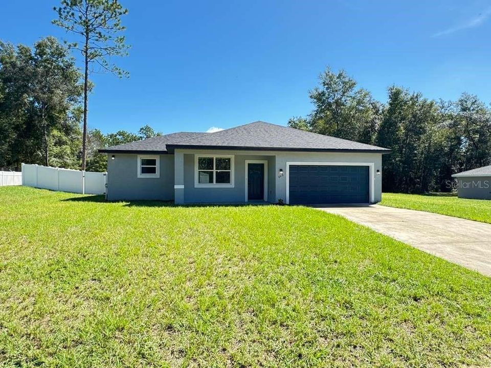 For Rent: $1,950 (4 beds, 2 baths, 1548 Square Feet)