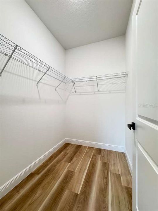 For Rent: $1,950 (4 beds, 2 baths, 1548 Square Feet)