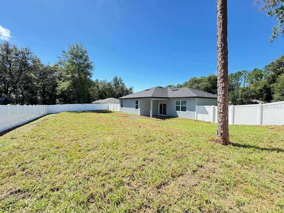 For Rent: $1,950 (4 beds, 2 baths, 1548 Square Feet)