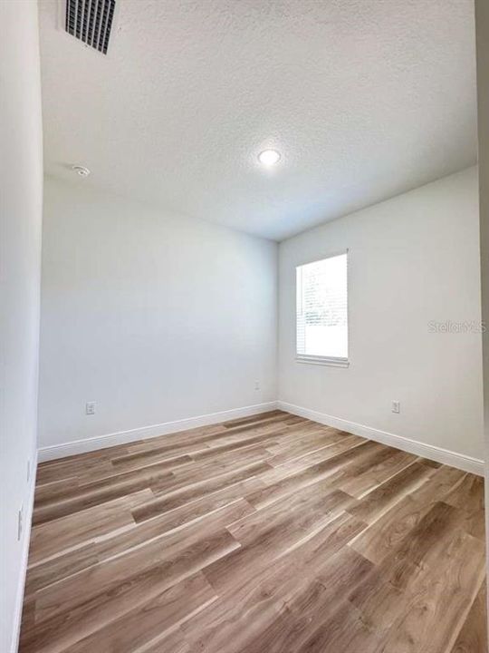 For Rent: $1,950 (4 beds, 2 baths, 1548 Square Feet)
