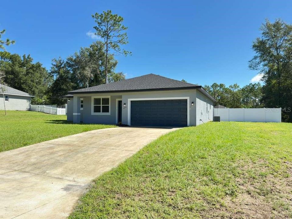 For Rent: $1,950 (4 beds, 2 baths, 1548 Square Feet)