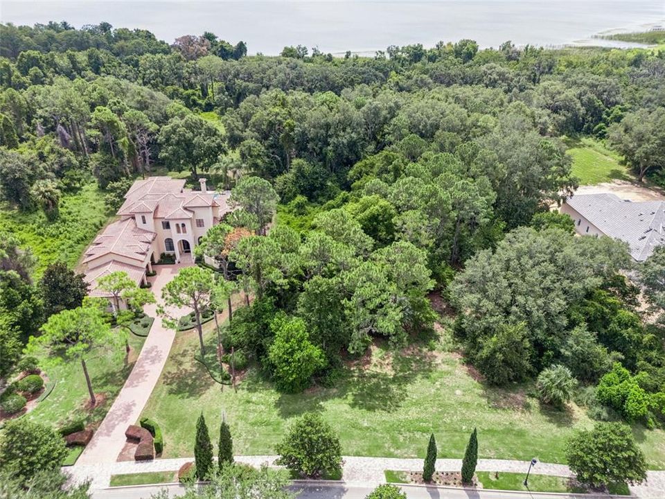 En Venta: $725,000 (1.26 acres)