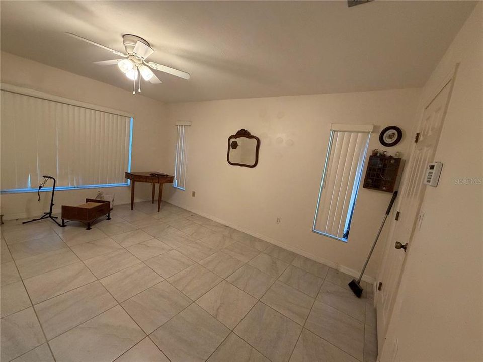 For Sale: $299,990 (2 beds, 2 baths, 1370 Square Feet)