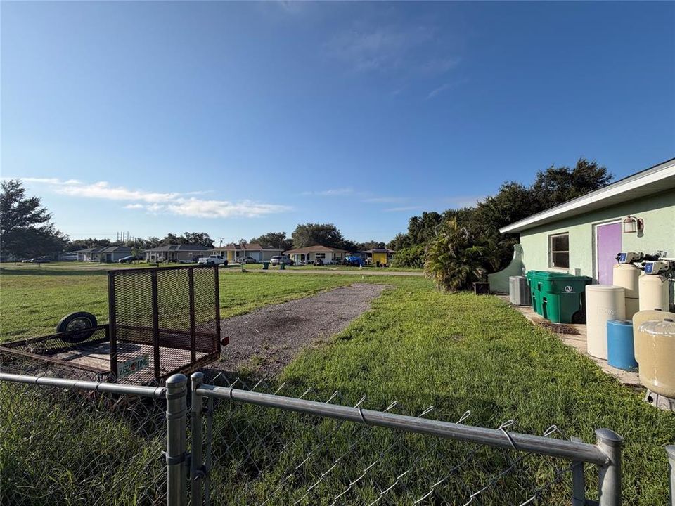 For Sale: $299,990 (2 beds, 2 baths, 1370 Square Feet)