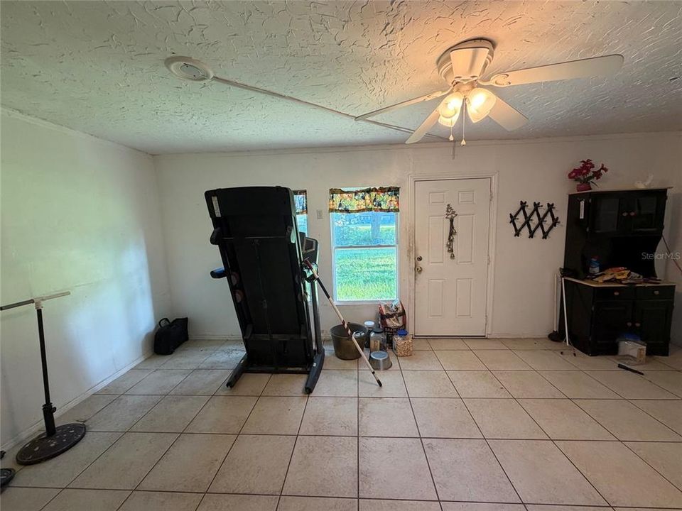 For Sale: $299,990 (2 beds, 2 baths, 1370 Square Feet)