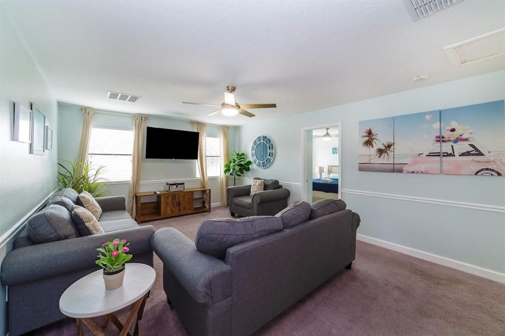 For Sale: $585,000 (6 beds, 6 baths, 3063 Square Feet)