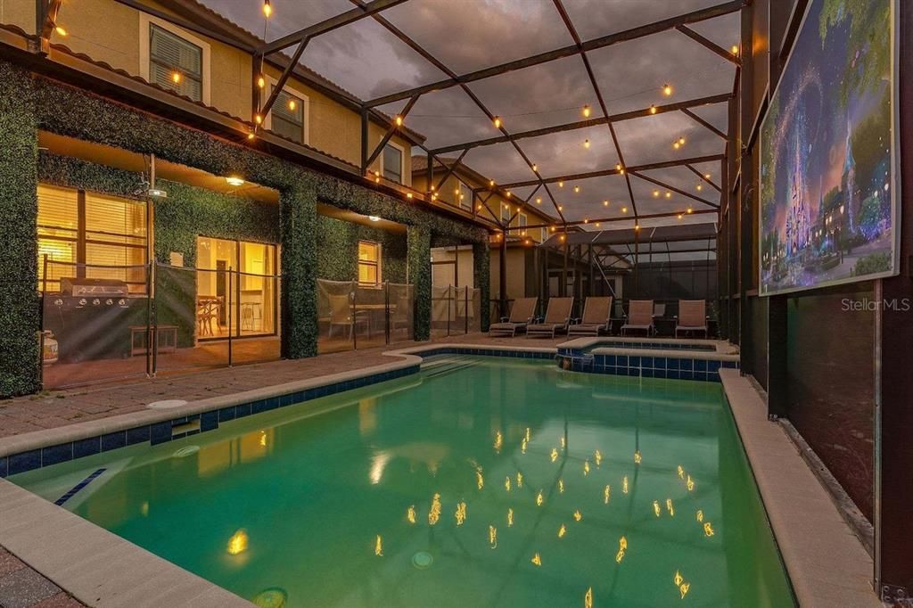 For Sale: $585,000 (6 beds, 6 baths, 3063 Square Feet)