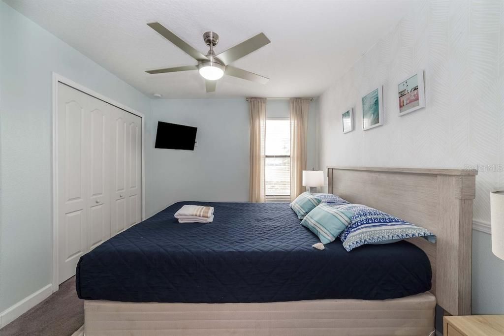 For Sale: $585,000 (6 beds, 6 baths, 3063 Square Feet)