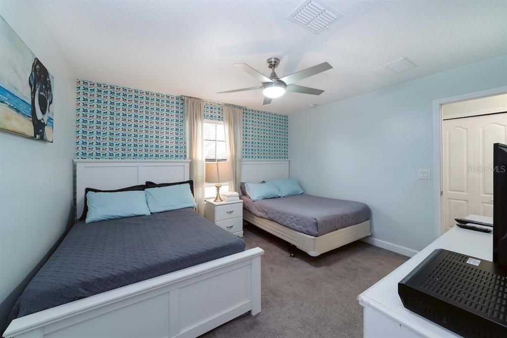 For Sale: $585,000 (6 beds, 6 baths, 3063 Square Feet)