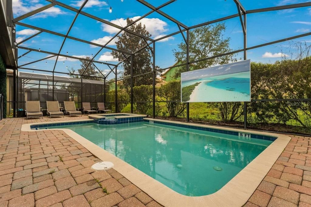 For Sale: $585,000 (6 beds, 6 baths, 3063 Square Feet)