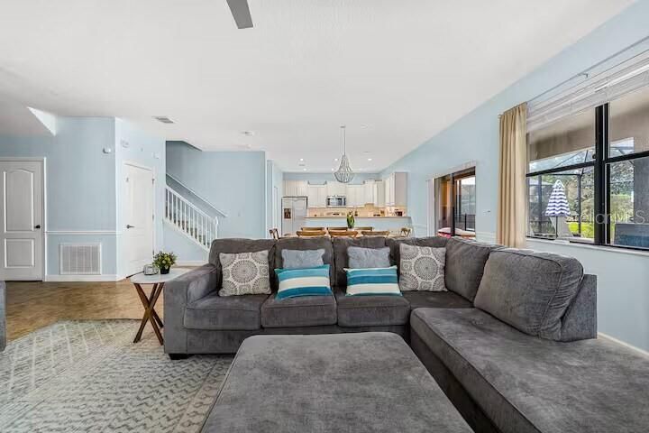 For Sale: $585,000 (6 beds, 6 baths, 3063 Square Feet)