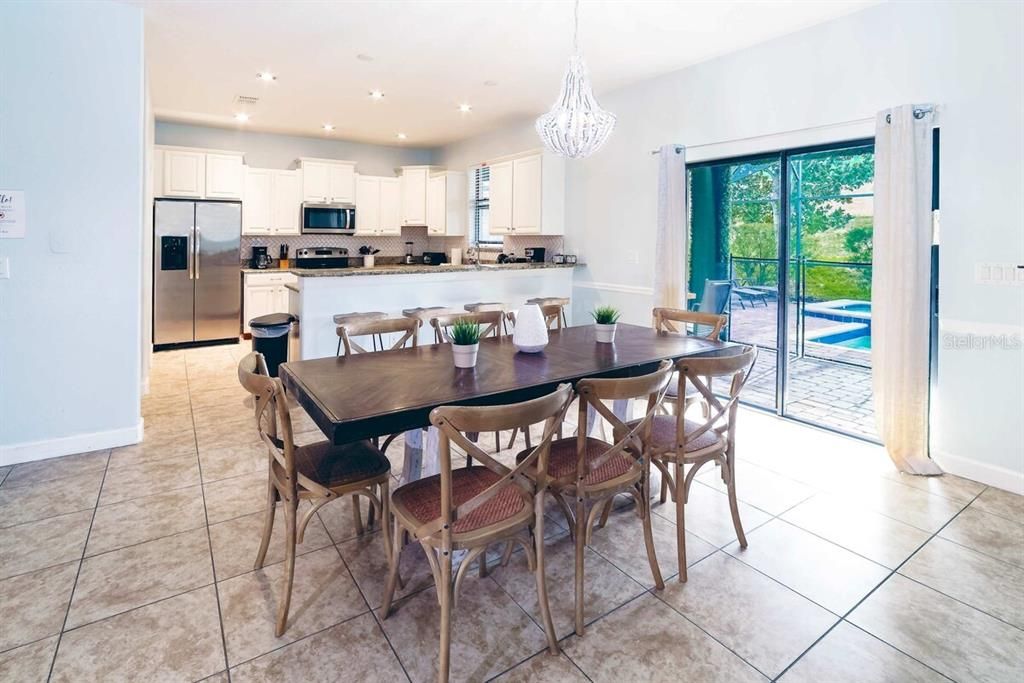 For Sale: $585,000 (6 beds, 6 baths, 3063 Square Feet)
