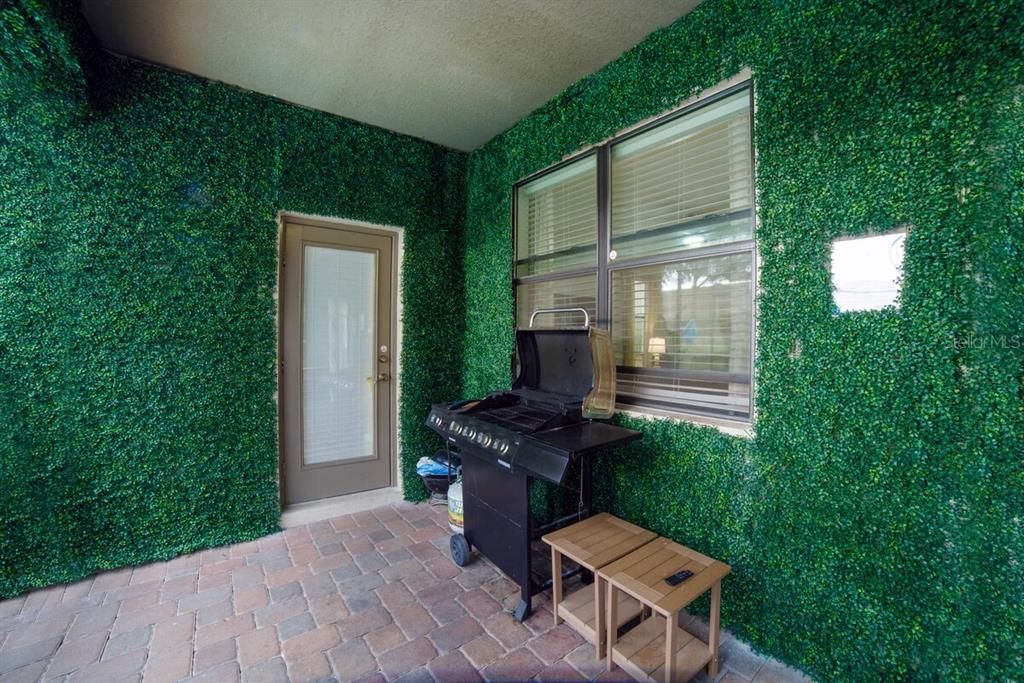For Sale: $585,000 (6 beds, 6 baths, 3063 Square Feet)