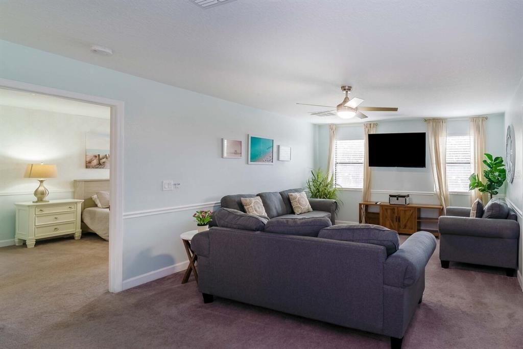 For Sale: $585,000 (6 beds, 6 baths, 3063 Square Feet)