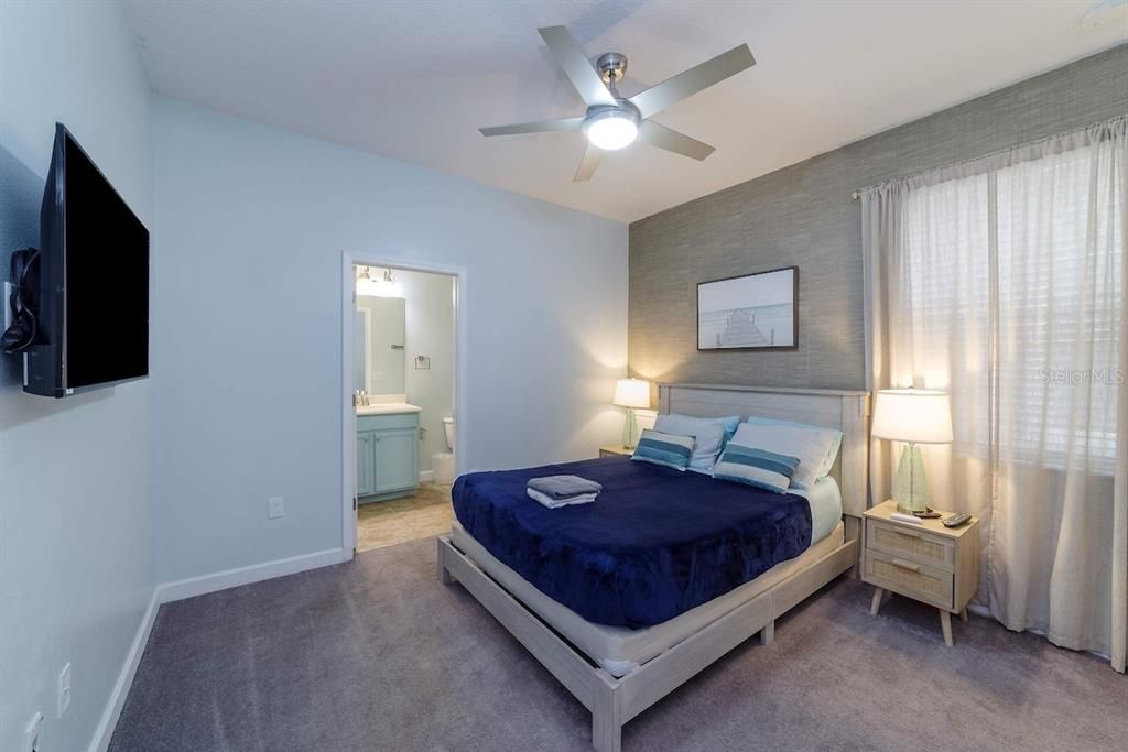 For Sale: $585,000 (6 beds, 6 baths, 3063 Square Feet)