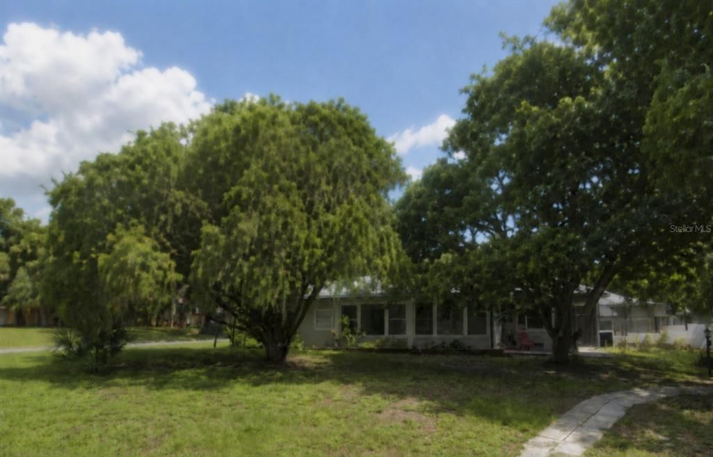 Active With Contract: $625,000 (3 beds, 3 baths, 2714 Square Feet)