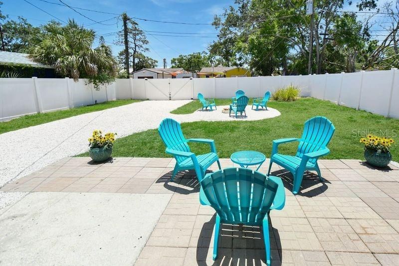 For Rent: $2,650 (3 beds, 1 baths, 1048 Square Feet)