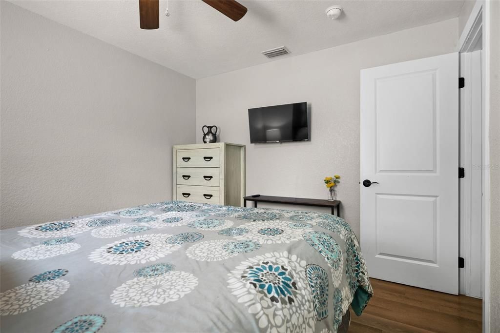 For Rent: $2,650 (3 beds, 1 baths, 1048 Square Feet)