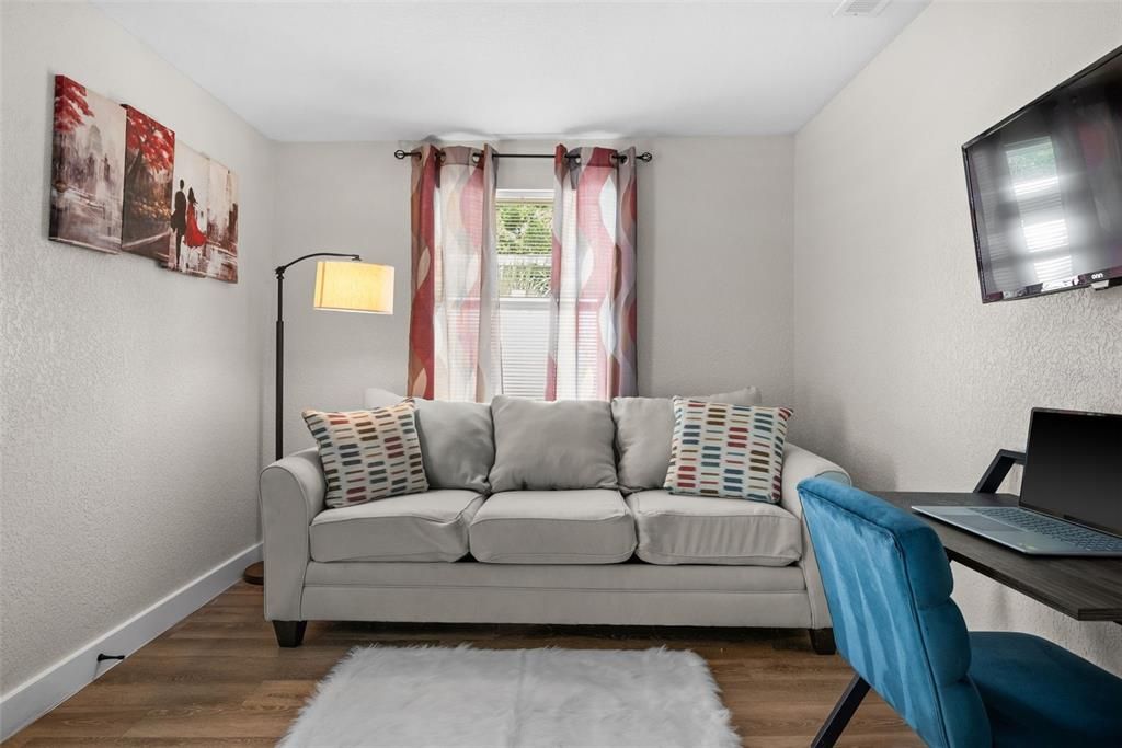 For Rent: $2,650 (3 beds, 1 baths, 1048 Square Feet)