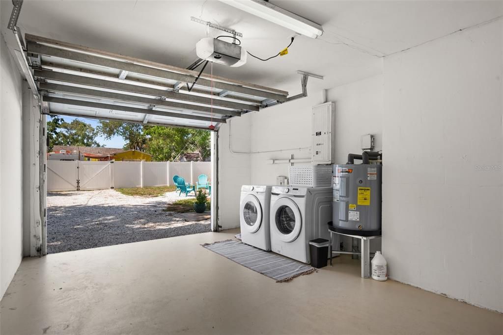 For Rent: $2,650 (3 beds, 1 baths, 1048 Square Feet)