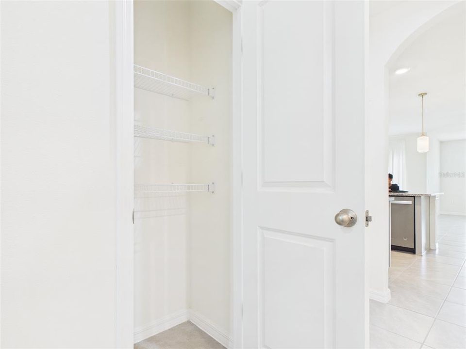 For Sale: $302,500 (4 beds, 2 baths, 1827 Square Feet)