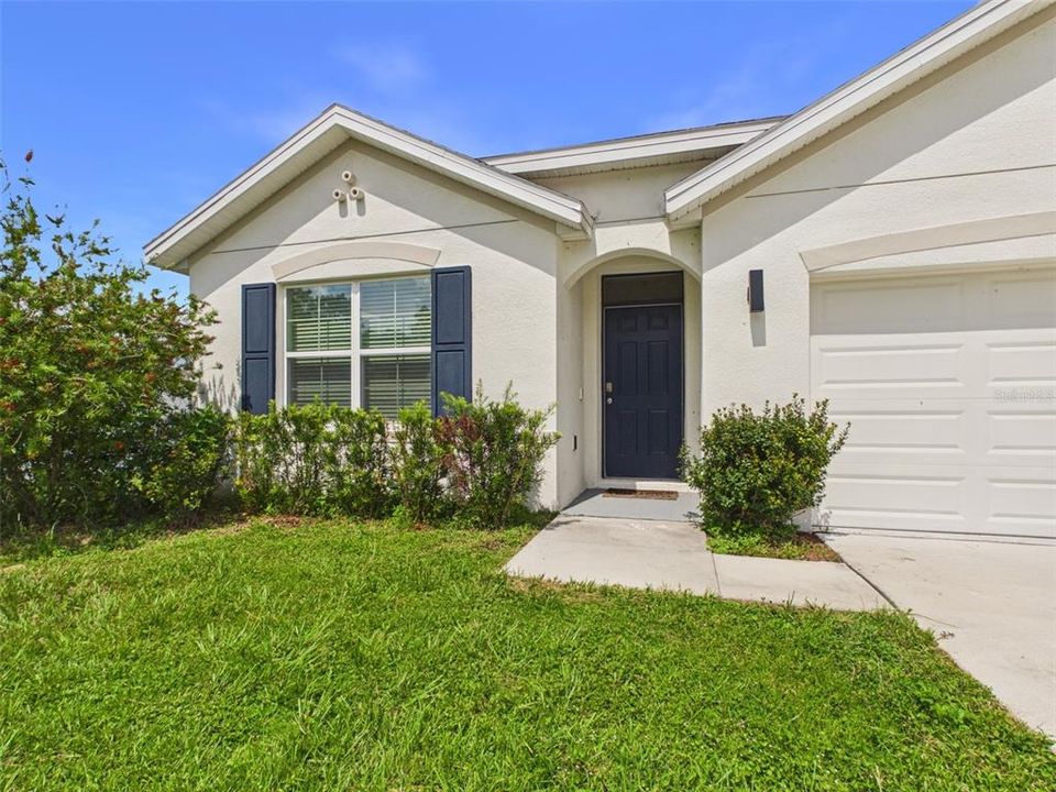 For Sale: $302,500 (4 beds, 2 baths, 1827 Square Feet)