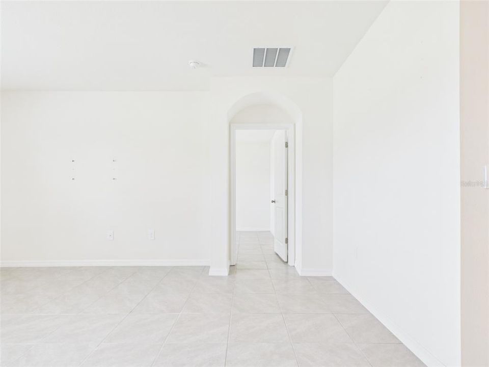 For Sale: $302,500 (4 beds, 2 baths, 1827 Square Feet)
